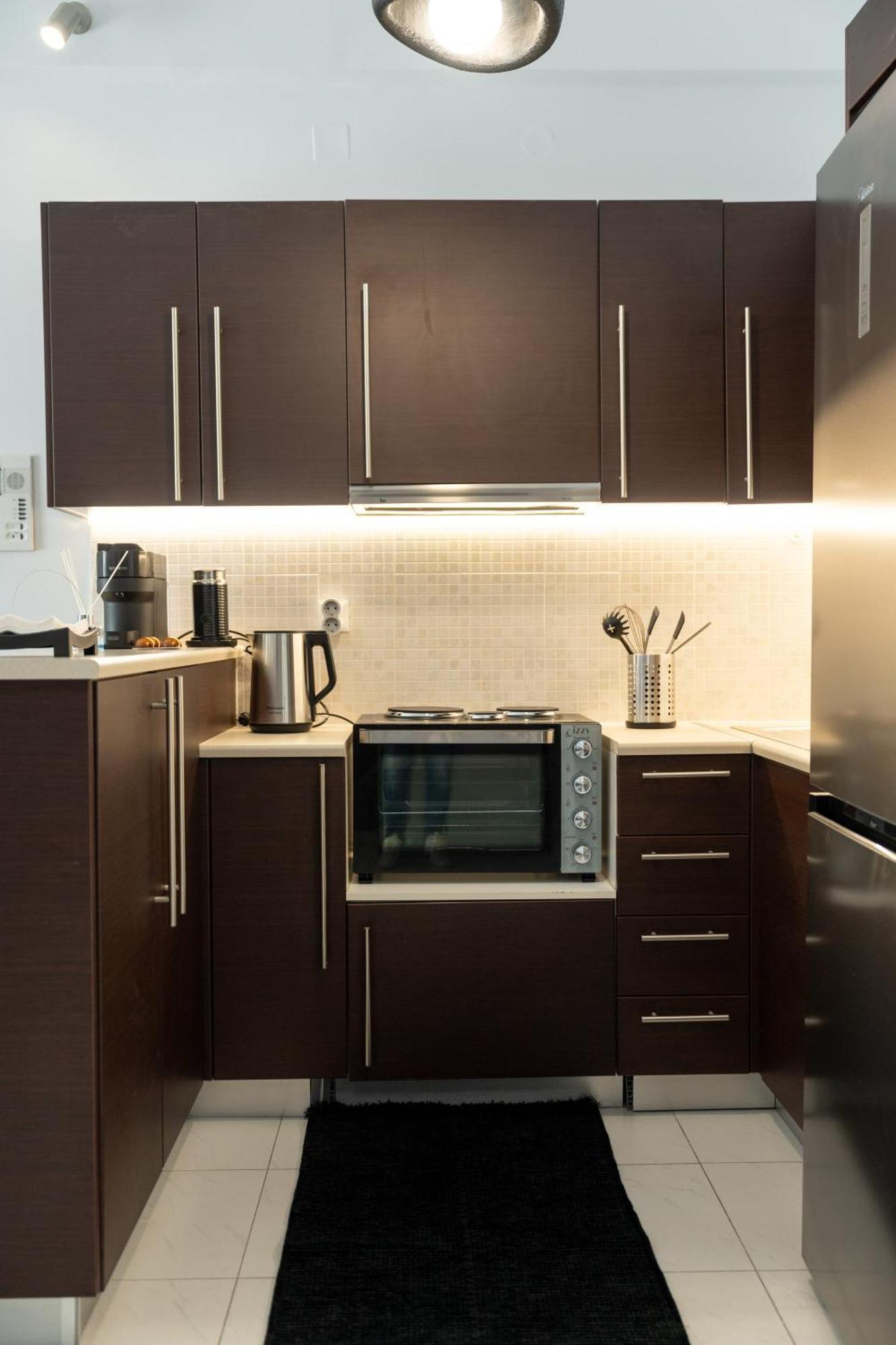 Byron Luxury Apartments 艾伊翁 外观 照片