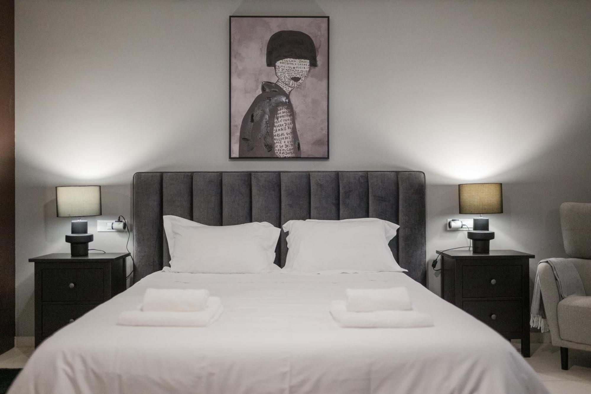 Byron Luxury Apartments 艾伊翁 外观 照片
