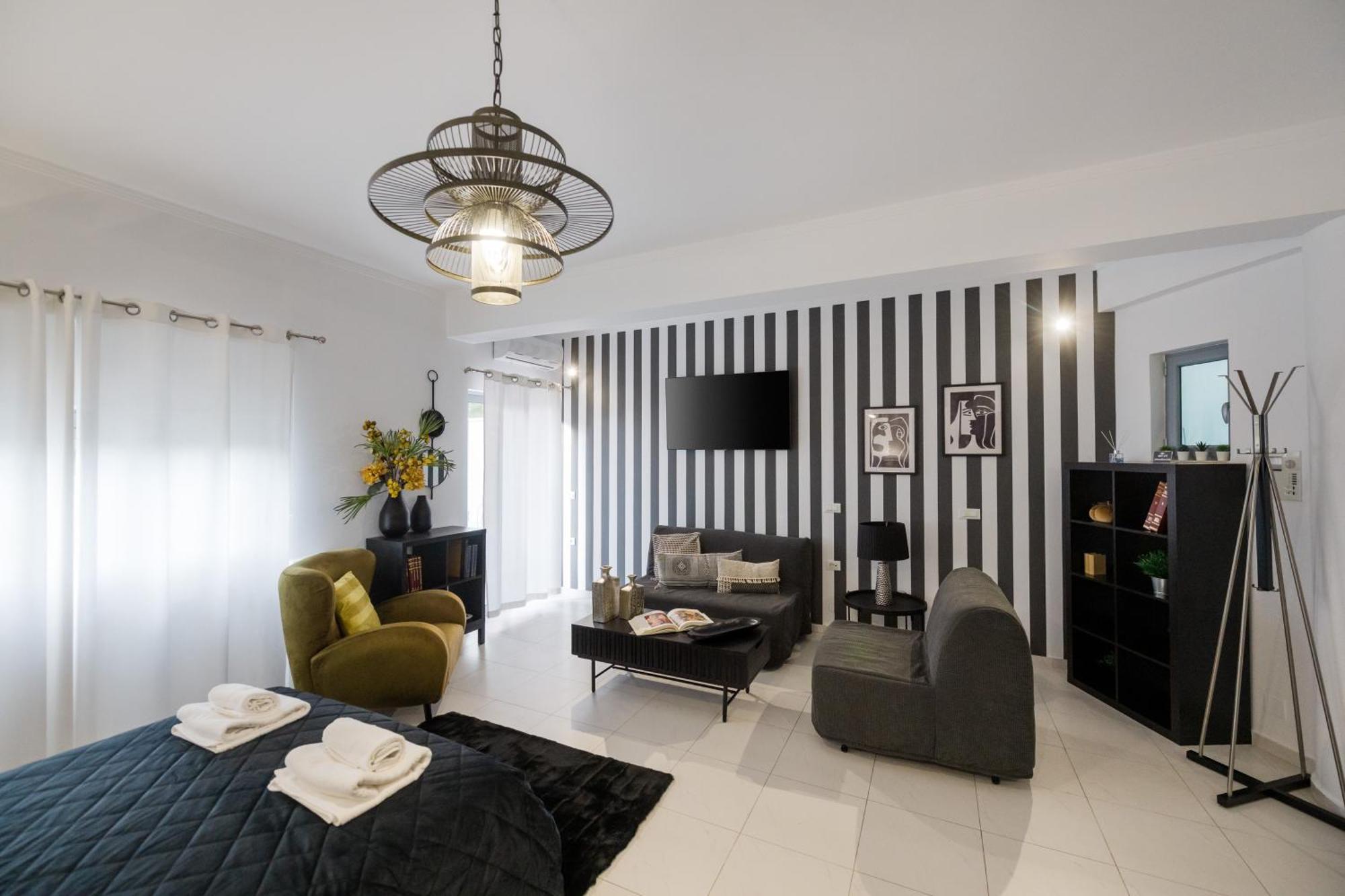 Byron Luxury Apartments 艾伊翁 外观 照片
